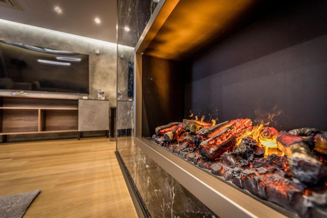 Kalvin Restaurant & Pension Rastislavice エクステリア 写真
